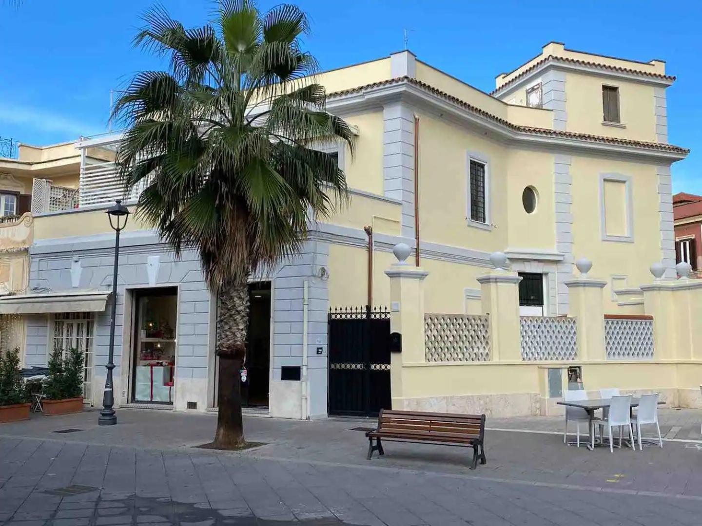 Rome, Beautiful Apartment In A Vintage Building ลิโด ดิ ออสเตีย ภายนอก รูปภาพ