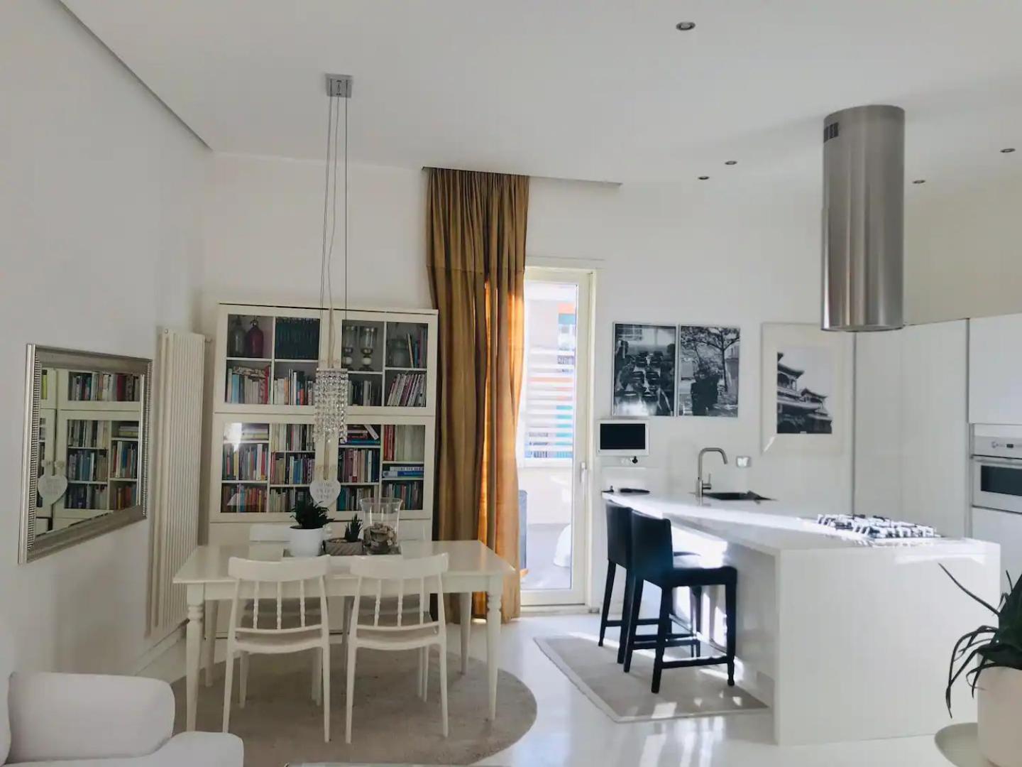 Rome, Beautiful Apartment In A Vintage Building ลิโด ดิ ออสเตีย ภายนอก รูปภาพ