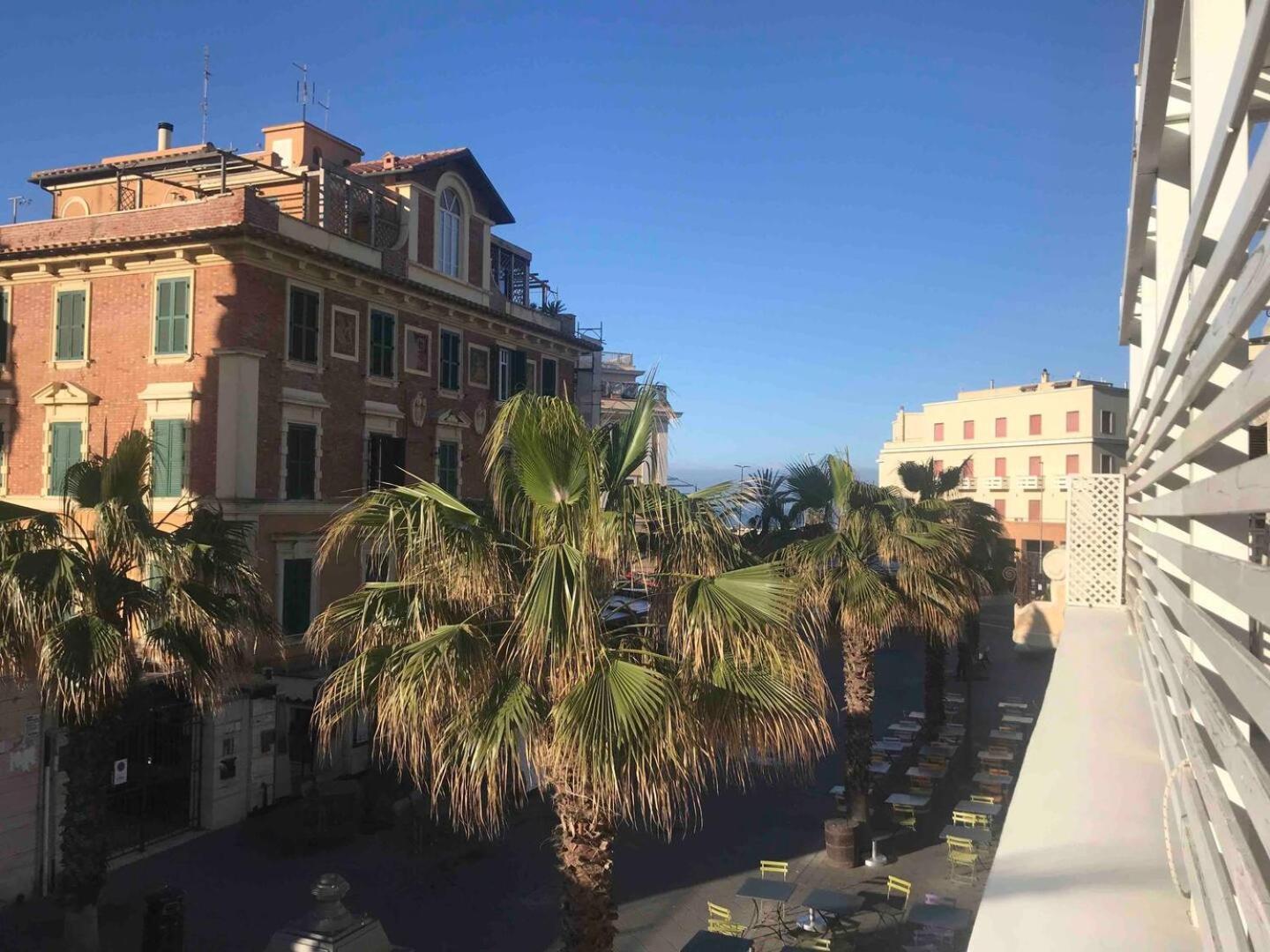 Rome, Beautiful Apartment In A Vintage Building ลิโด ดิ ออสเตีย ภายนอก รูปภาพ