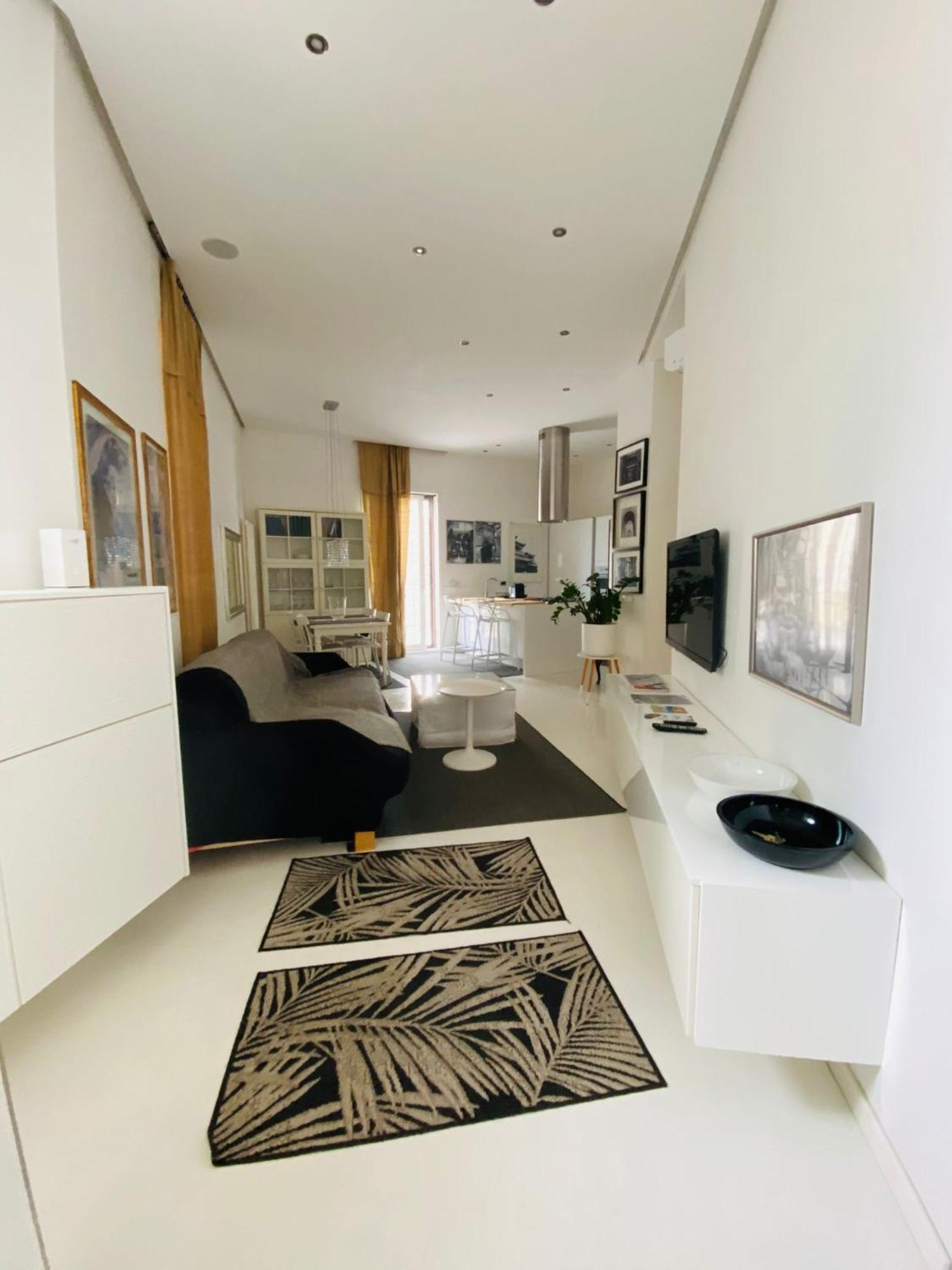 Rome, Beautiful Apartment In A Vintage Building ลิโด ดิ ออสเตีย ภายนอก รูปภาพ